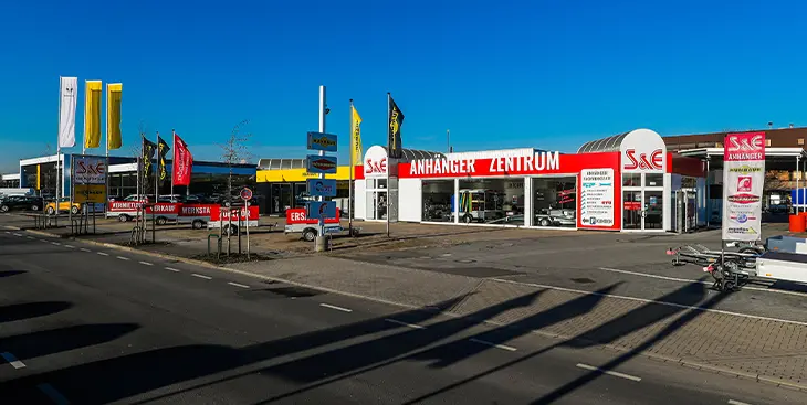 S&E Standort Eisenstraße 50 das Anhängerzentrum mit Humbauer Verkaufsstelle