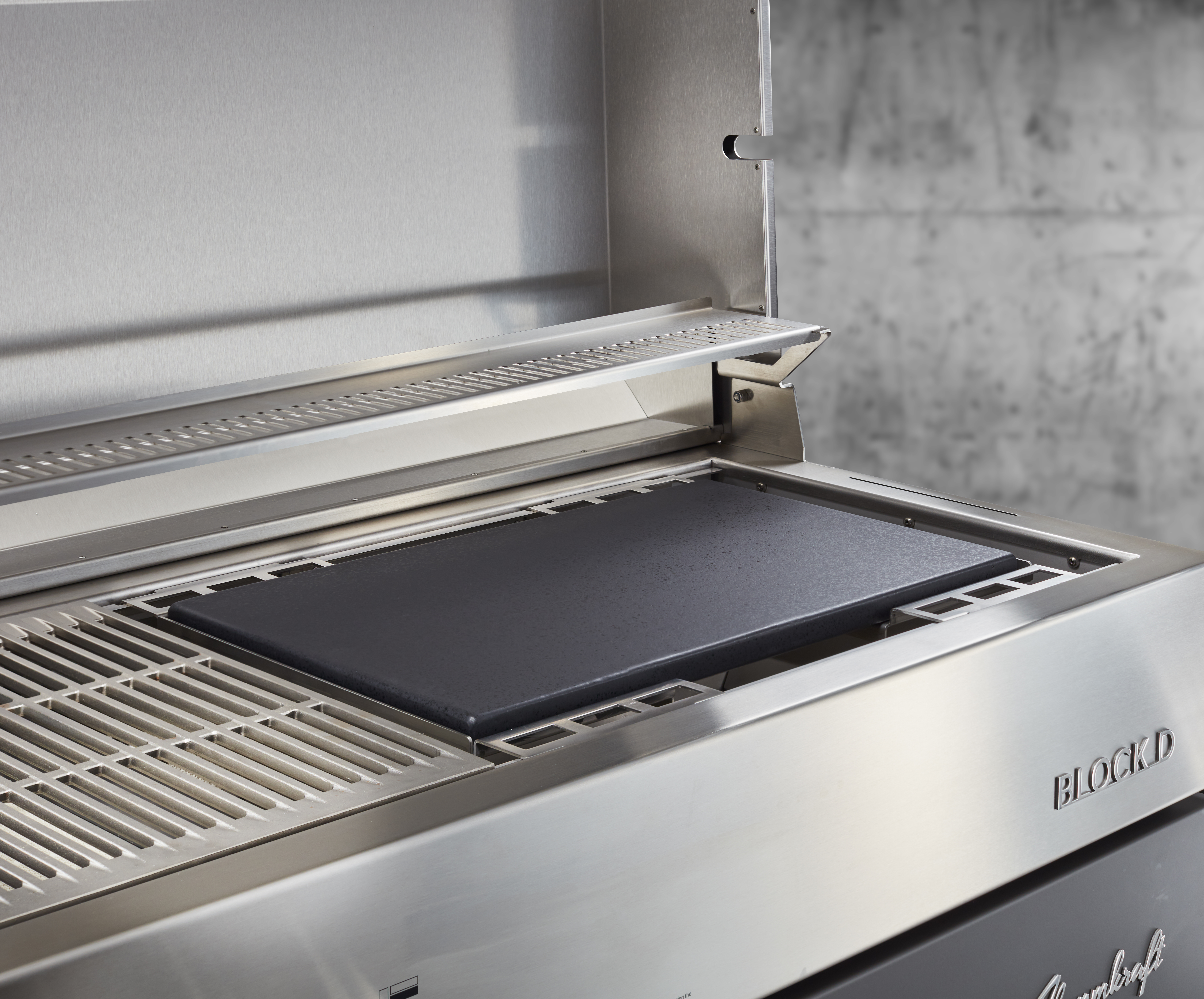 Flammkraft Pizzastein für Block D Gen. 4 auf Block D Grill