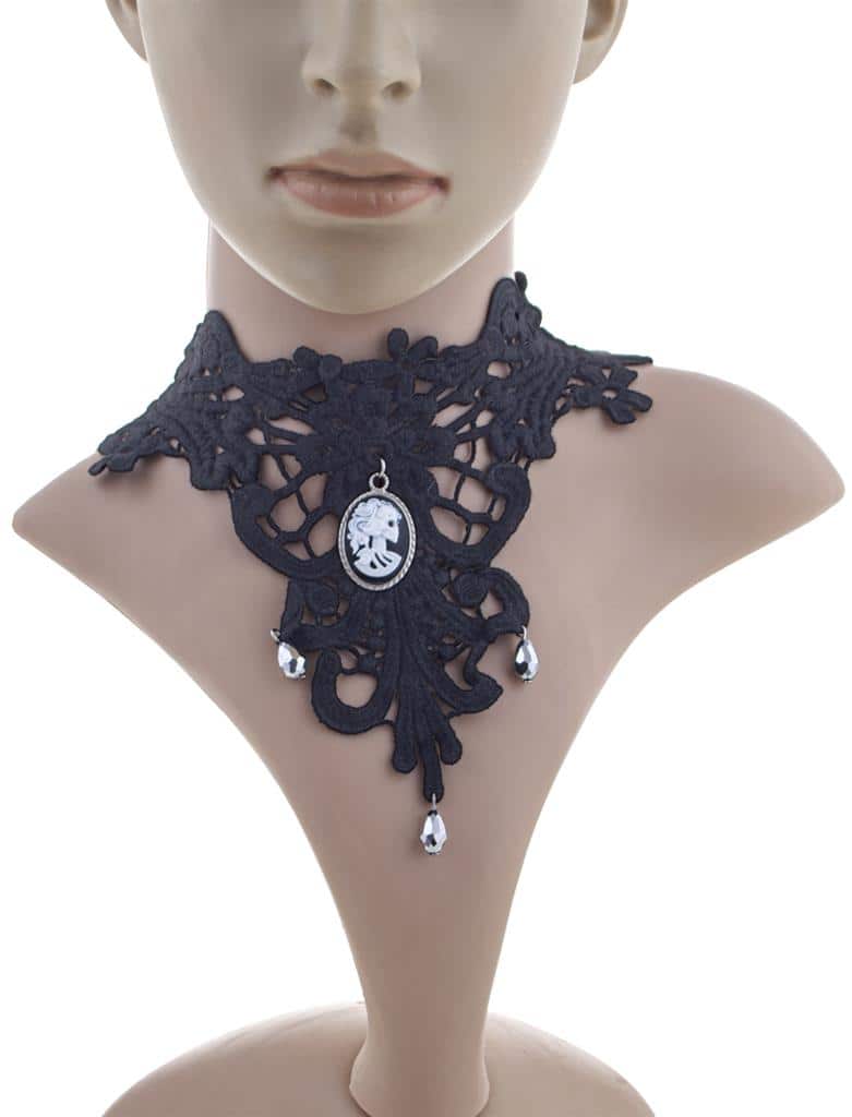 Accessoire: Choker mit Camee