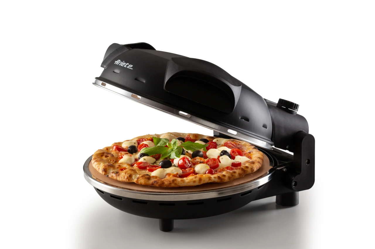 Ariete Forno Pizza Modell 917 elektrisch schwarz 00C091700AR0 8003705120679 091700-2 offen mit Pizza