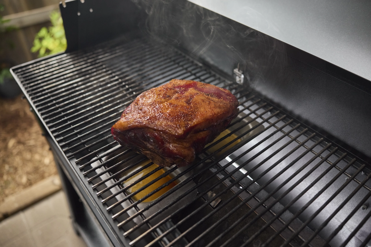 Fleisch auf dem Grillrost