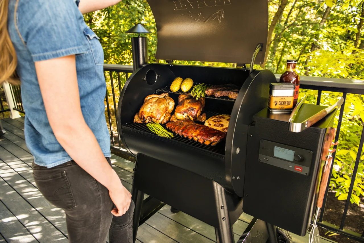 Traeger PRO D2 575 Bronze Pelletgrill Smoker 0634868929069 RTNTFB57GZEC 818102-1