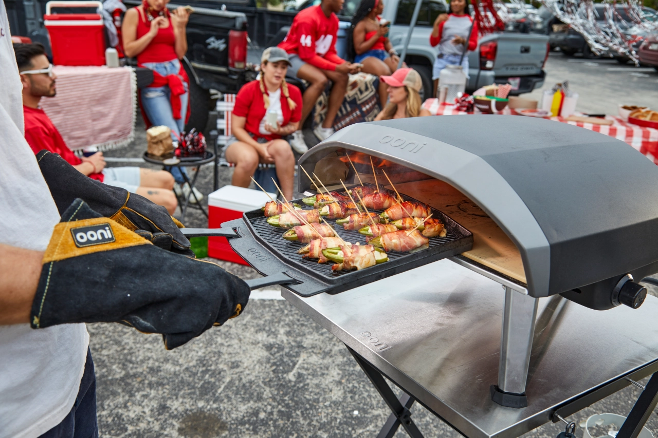 Grillhandschuhe in Action