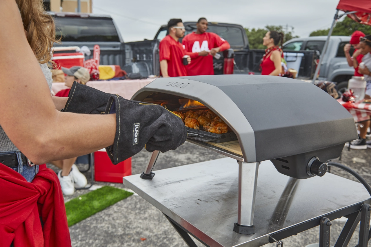 Grillhandschuhe in Action