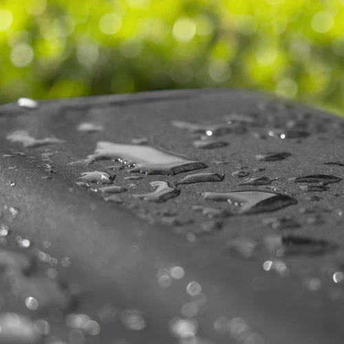 Wassertropfen auf Abdeckhaube