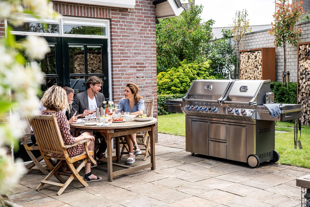 Grill auf der Terrasse