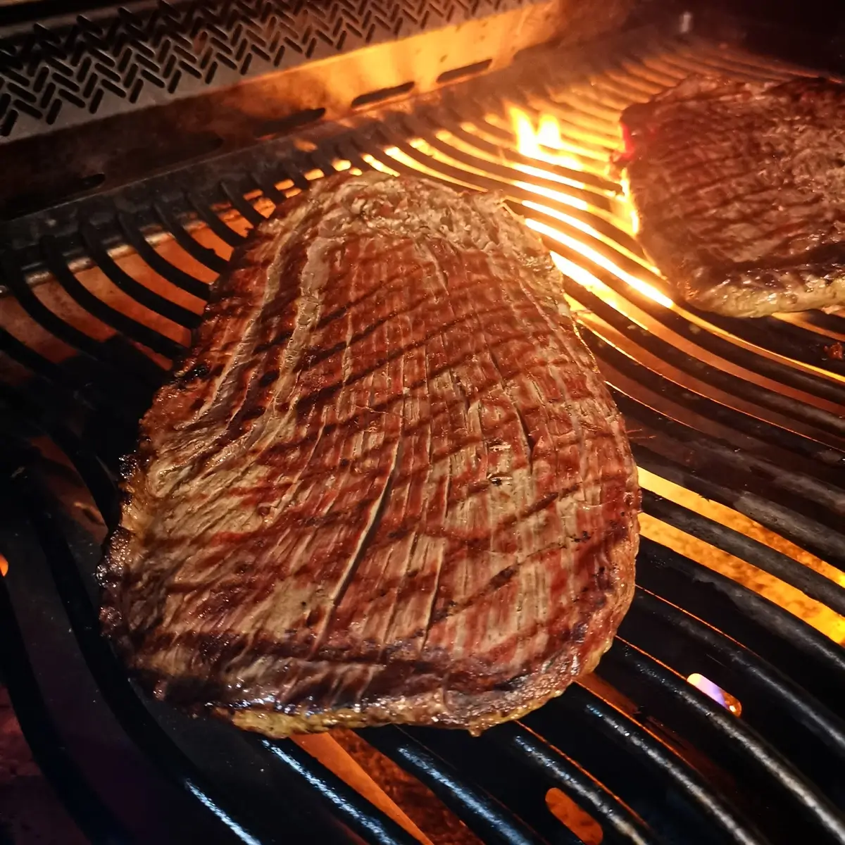 Steak zeiht bei indirekter Hitze