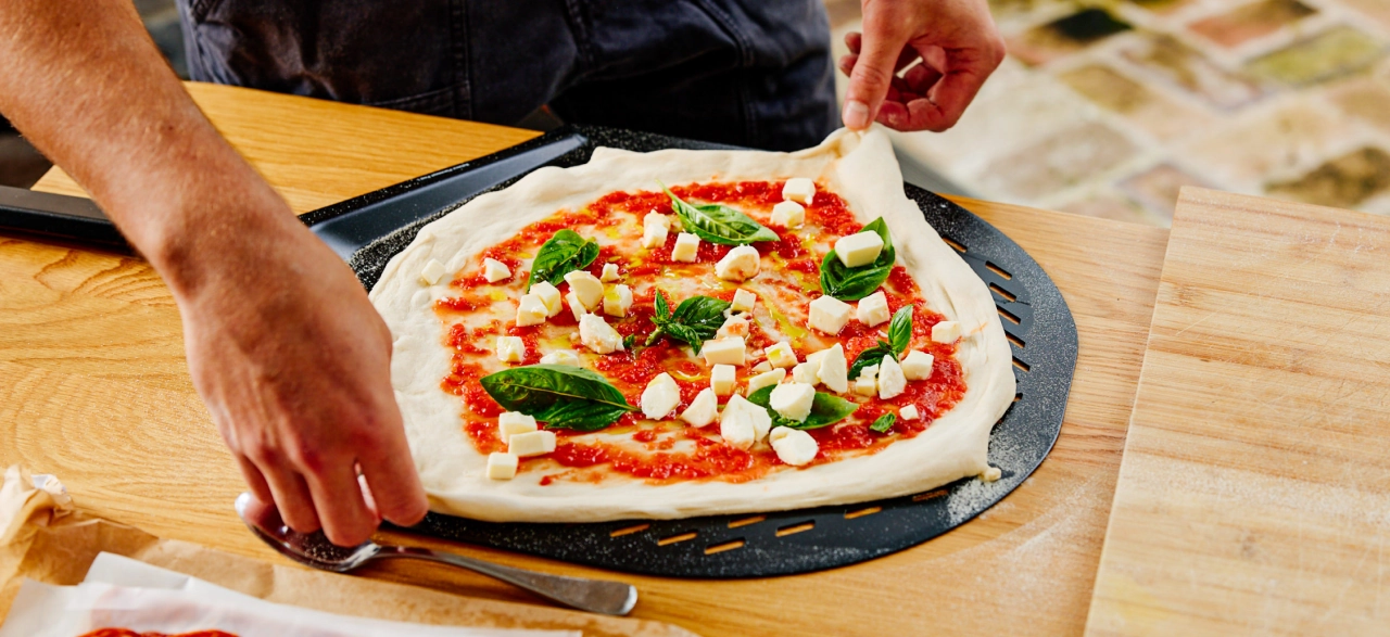 Pizza auf dem Schieber