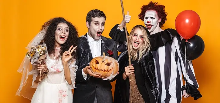 Halloween Kostüme - wie eine tote Braut, ein Clown, eine Hexe oder ein Vampir