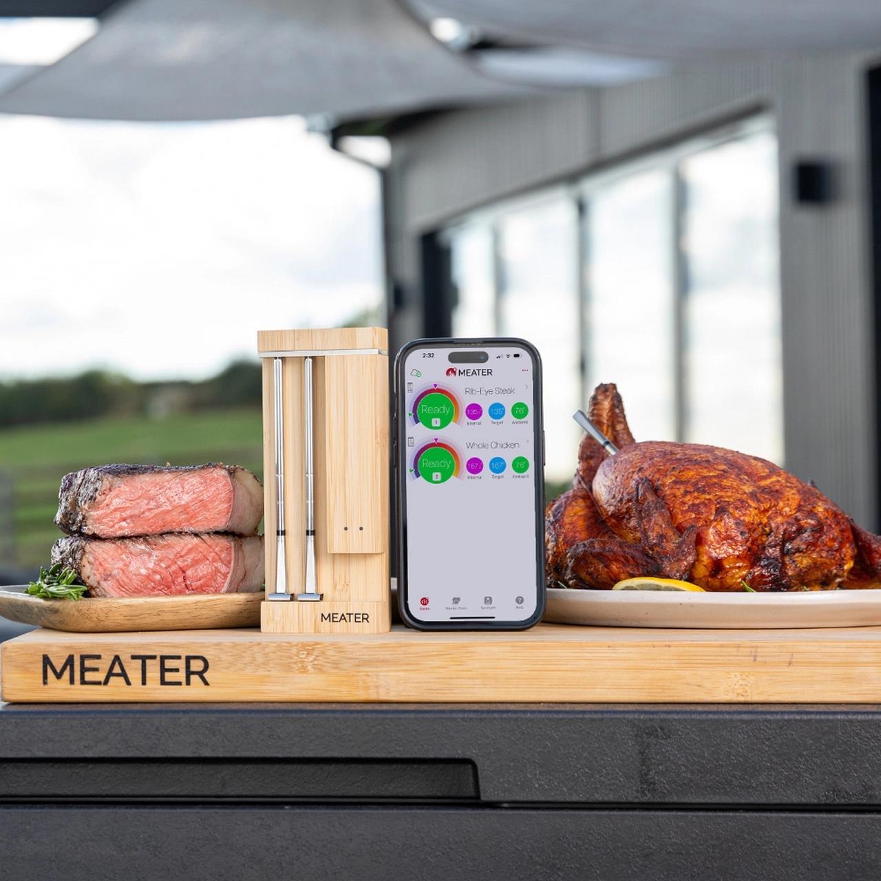Meater Duo neben einem Steak