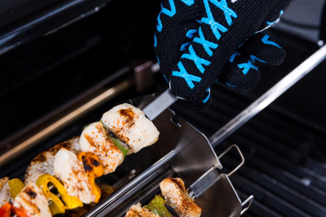Drehspieß Rotisserie Spieße-Set bestückt mit Fleisch
